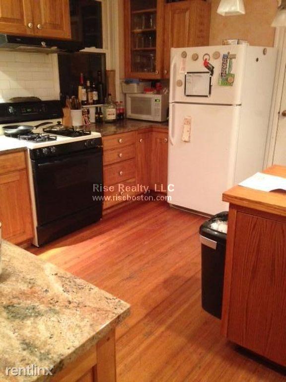 3 bed, 1 bath apartment for rent at 10 Sachem St Unit 1, Mission Hill — photo 8 of 9