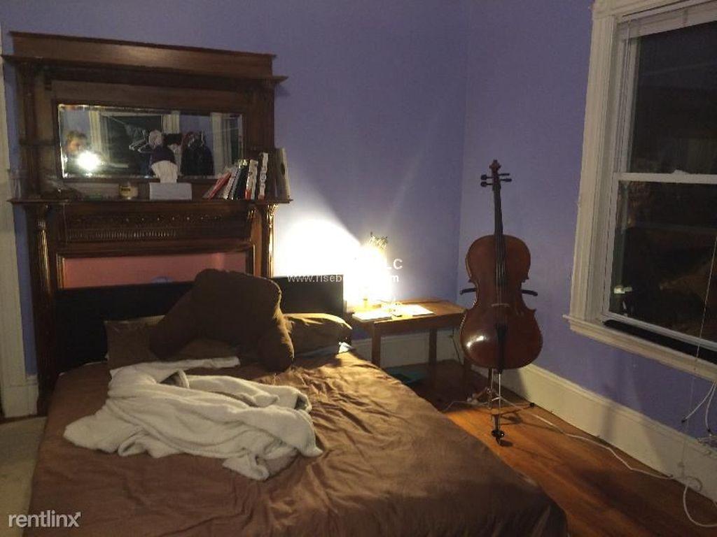3 bed, 1 bath apartment for rent at 10 Sachem St Unit 1, Mission Hill — photo 6 of 9