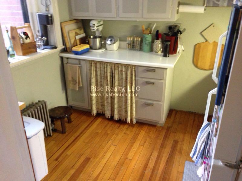 1945 Commonwealth Ave, Brighton