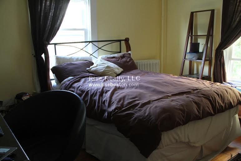 https://ygl-photos.s3.us-west-004.backblazeb2.com/8436W59e7482c53702.jpg
