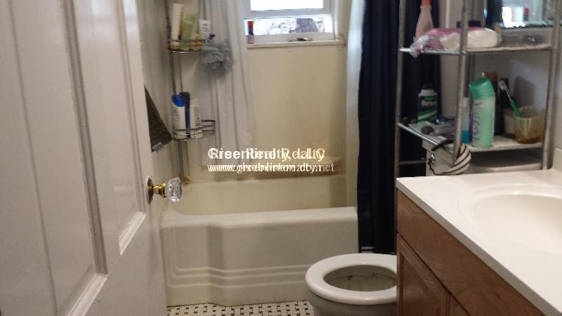 4 bed, 1.5 bath apartment for rent at 77 Chiswick Rd Unit 1, Brighton — photo 1 of 6