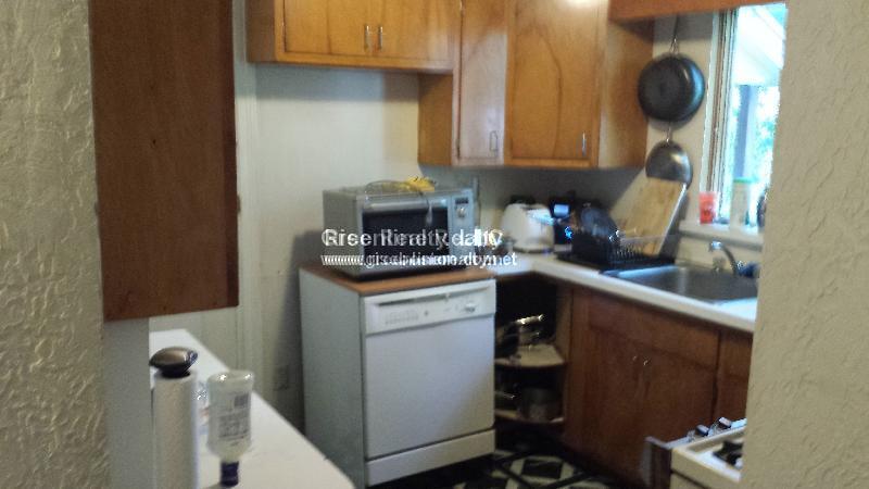 4 bed, 1.5 bath apartment for rent at 77 Chiswick Rd Unit 1, Brighton — photo 6 of 6