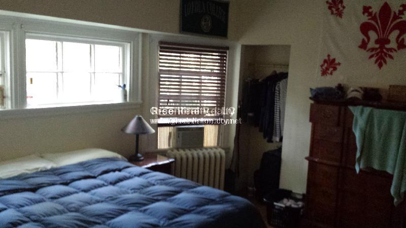 4 bed, 1.5 bath apartment for rent at 77 Chiswick Rd Unit 1, Brighton — photo 5 of 6
