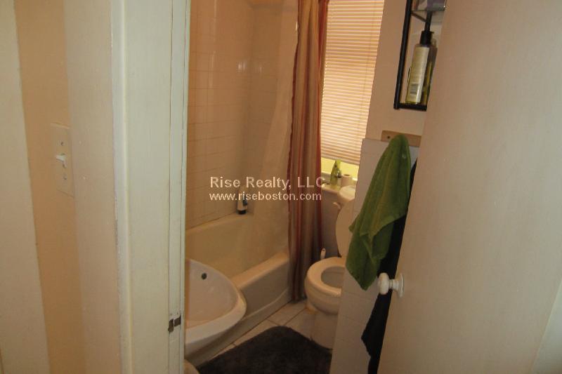 1 bed, 1 bath apartment for rent at 58 Harvard St Unit 1, Brookline Village — photo 3 of 7
