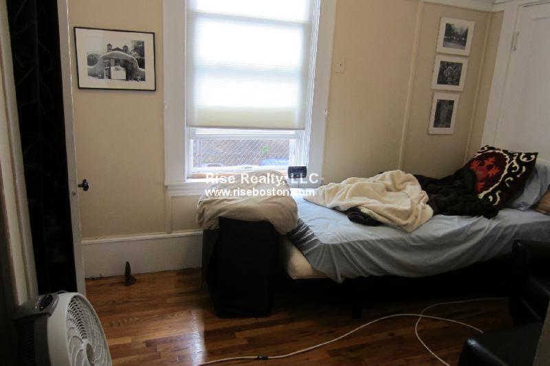 1 bed, 1 bath apartment for rent at 58 Harvard St Unit 1, Brookline Village