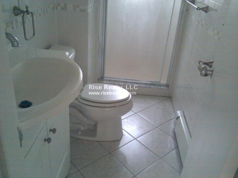 4 bed, 2 bath apartment for rent at 20 Cummings Rd Unit 2, Brighton — photo 3 of 6