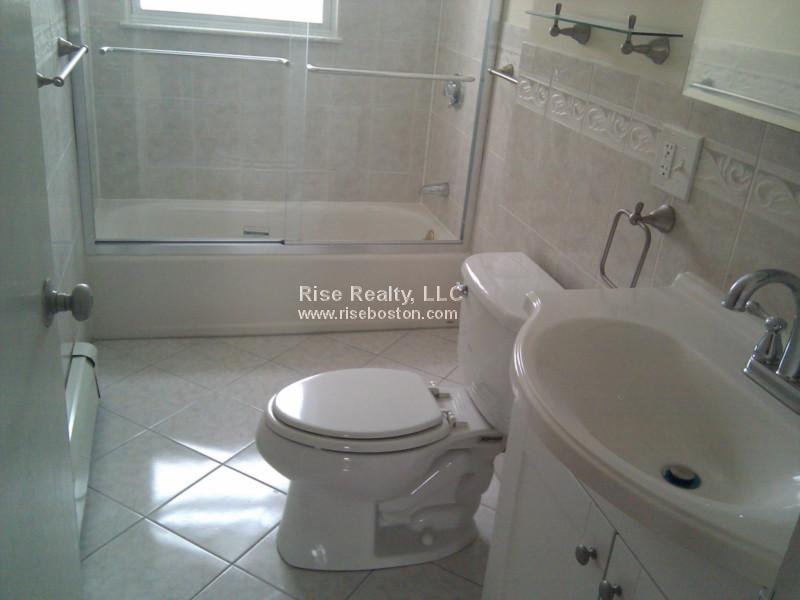 4 bed, 2 bath apartment for rent at 20 Cummings Rd Unit 2, Brighton — photo 5 of 6