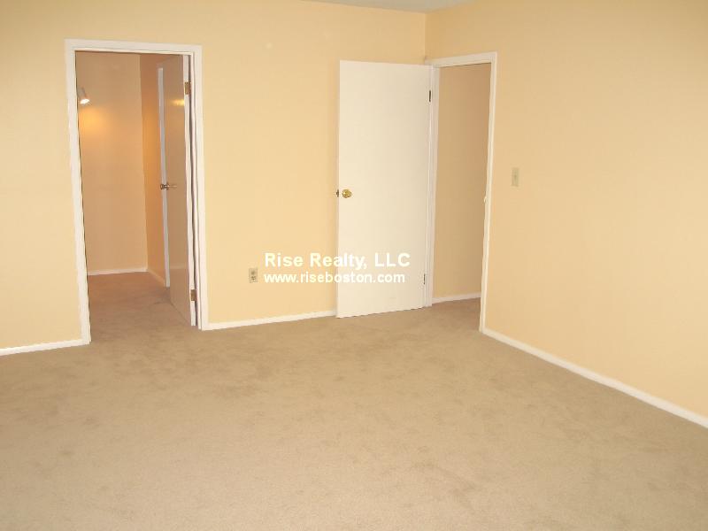 50-56 Broadlawn Park, Chestnut Hill