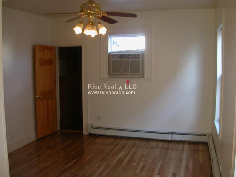 31 Seattle Rd, Allston