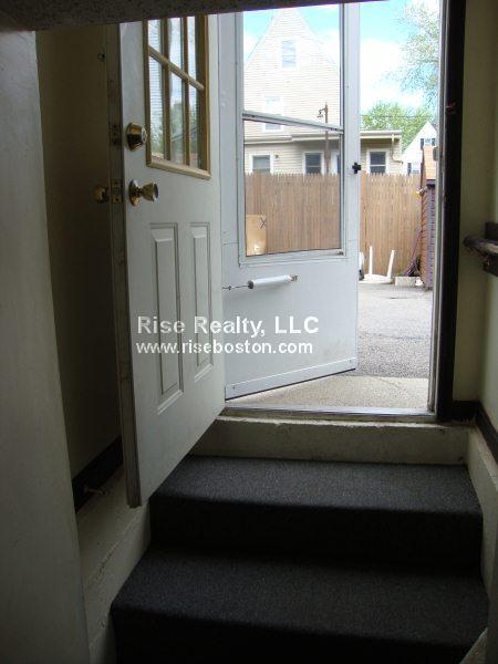 31 Seattle Rd, Allston