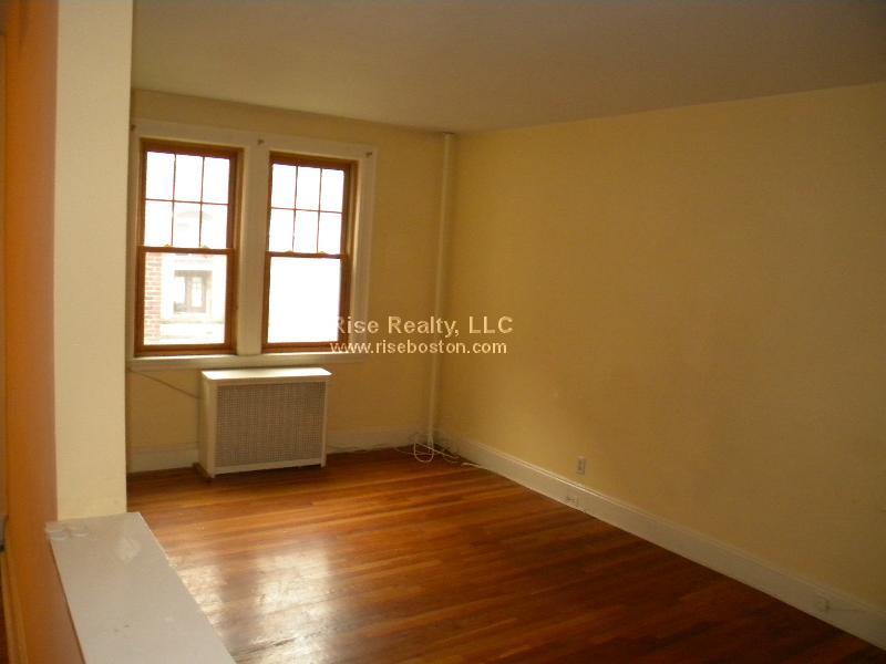 2 bed, 1 bath apartment for rent at 52 Strathmore Unit 35, Brighton — photo 9 of 23