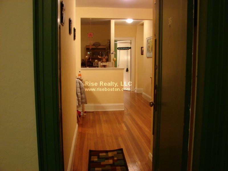 2 bed, 1 bath apartment for rent at 52 Strathmore Unit 35, Brighton — photo 4 of 23