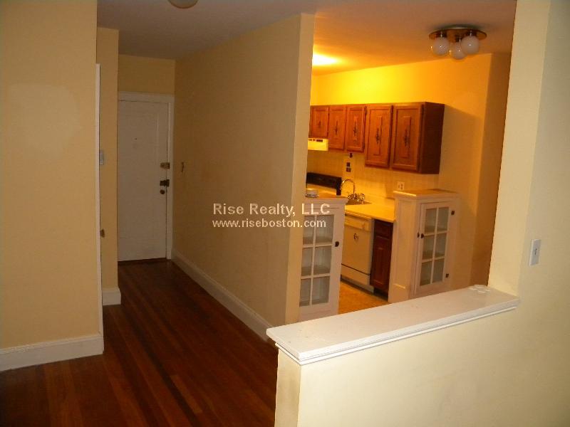 2 bed, 1 bath apartment for rent at 52 Strathmore Unit 35, Brighton — photo 10 of 23