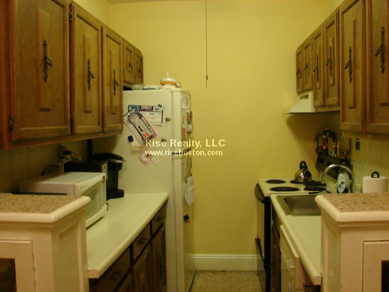 2 bed, 1 bath apartment for rent at 52 Strathmore Unit 35, Brighton — photo 6 of 23