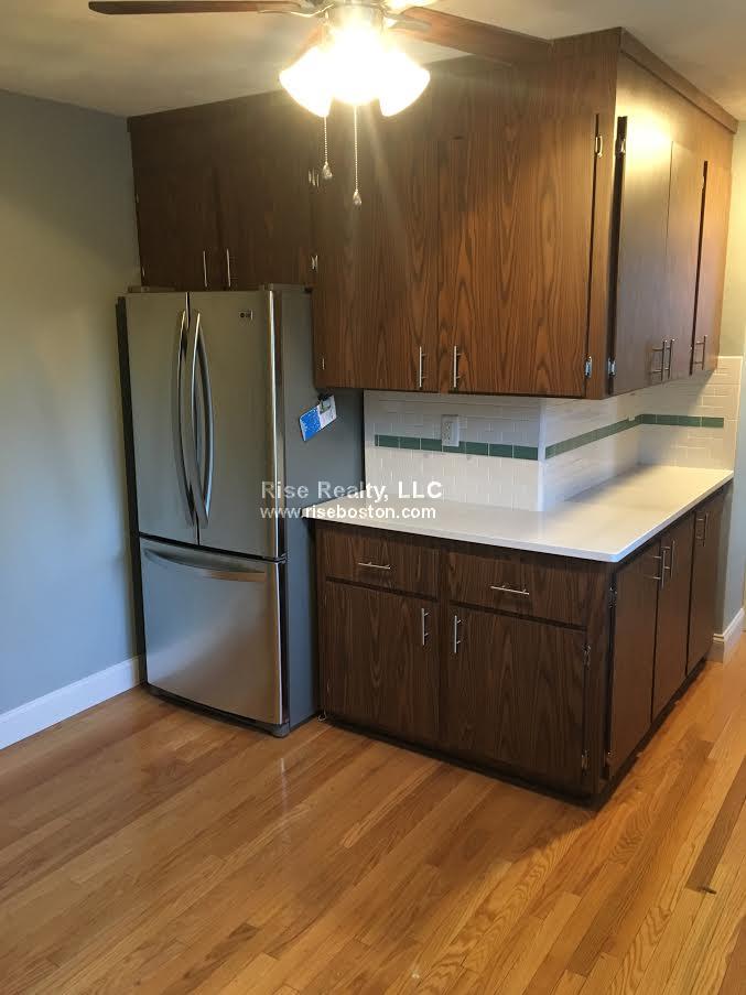 2 bed, 1 bath apartment for rent at 43 Glenmont Rd Unit 1, Brighton — photo 2 of 6