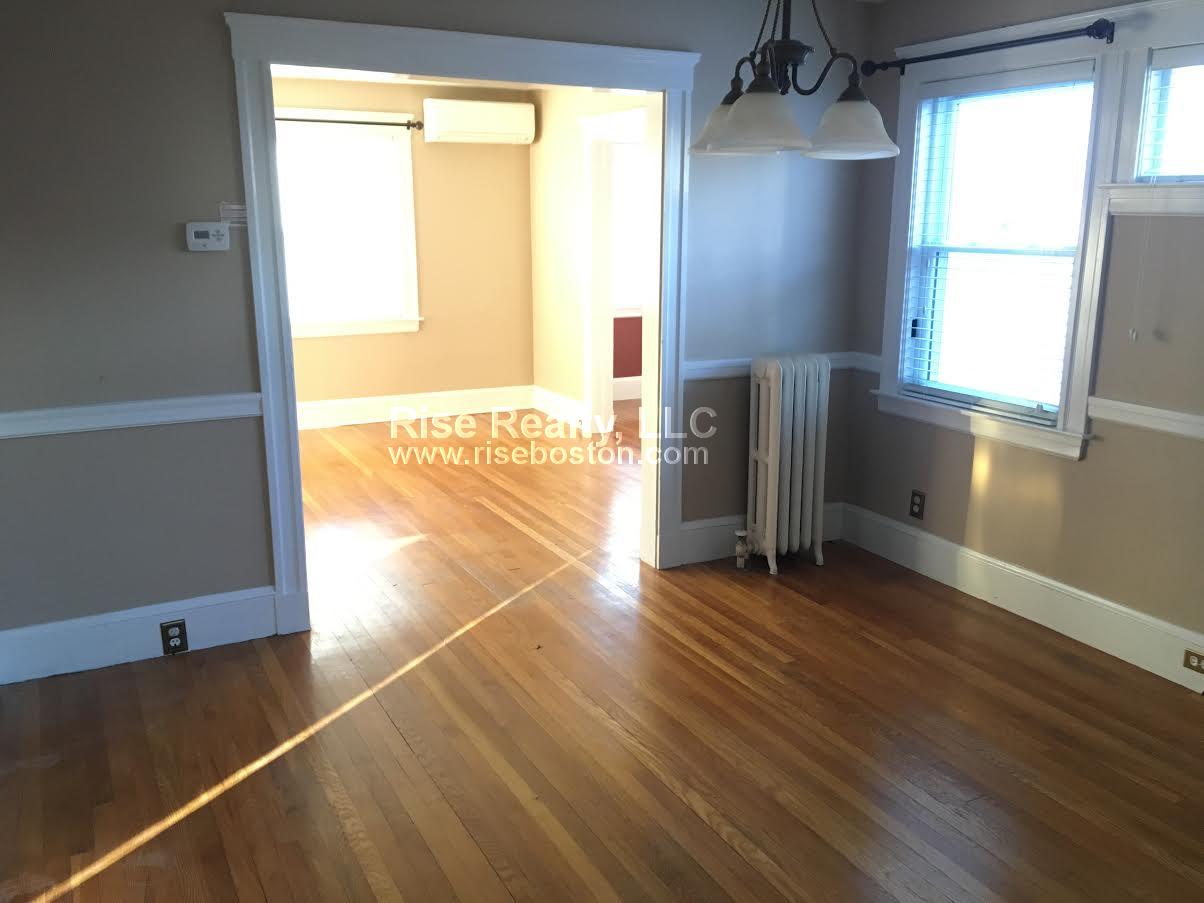 2 bed, 1 bath apartment for rent at 43 Glenmont Rd Unit 1, Brighton — photo 4 of 6