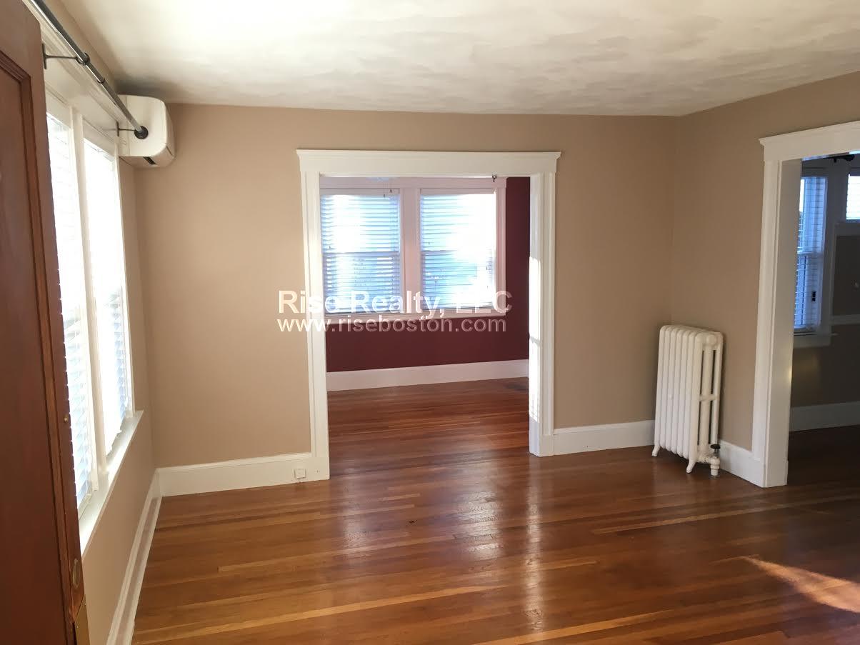 2 bed, 1 bath apartment for rent at 43 Glenmont Rd Unit 1, Brighton — photo 3 of 6