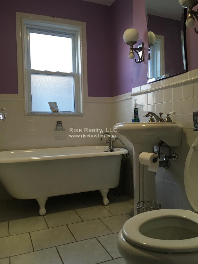 2 bed, 1 bath apartment for rent at 43 Glenmont Rd Unit 1, Brighton — photo 6 of 6