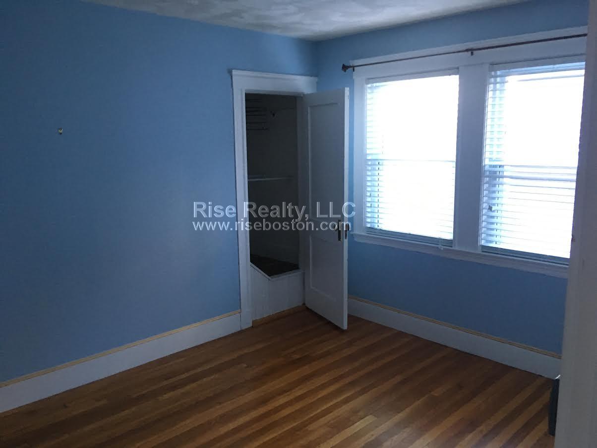 2 bed, 1 bath apartment for rent at 43 Glenmont Rd Unit 1, Brighton — photo 5 of 6