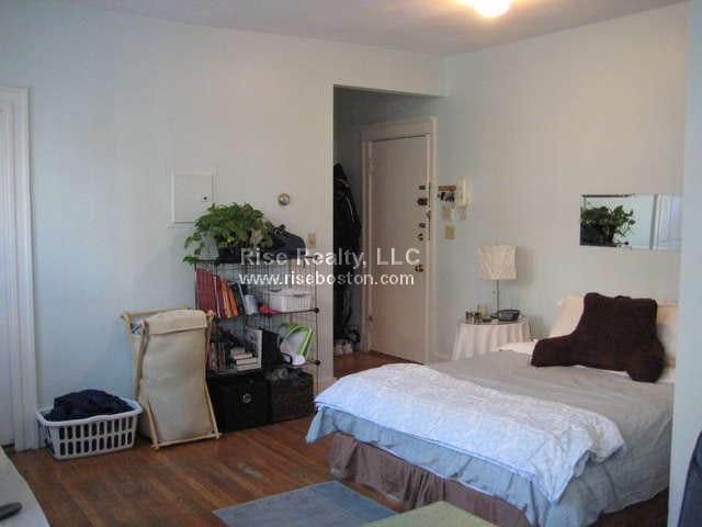 Studio bed, 1 bath apartment for rent at 1625 Commonwealth Unit 7, Brighton — photo 1 of 3