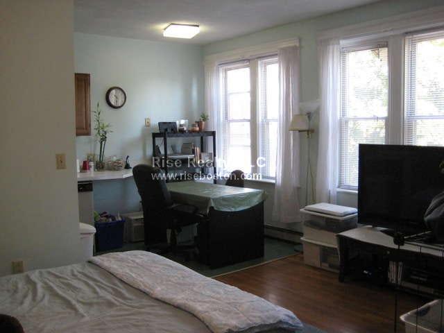 Studio bed, 1 bath apartment for rent at 1625 Commonwealth Unit 7, Brighton — photo 3 of 3