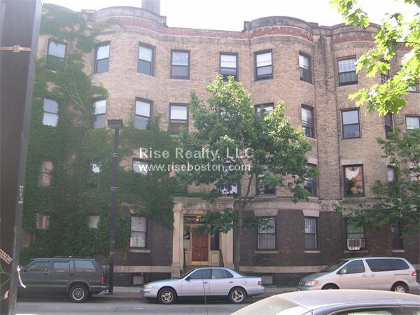 4 bed, 1 bath apartment for rent at 614 Columbus Ave Unit 3, South End — photo 9 of 9