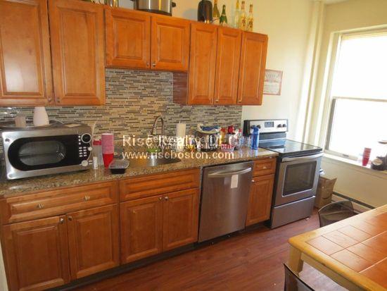 4 bed, 1 bath apartment for rent at 614 Columbus Ave Unit 3, South End — photo 2 of 9