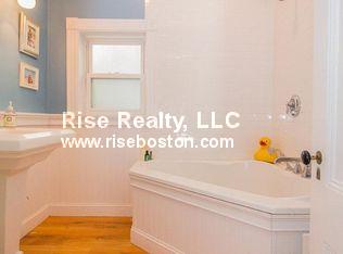 158 Cypress St, Brookline