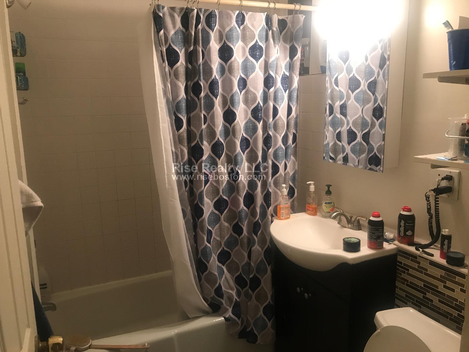 4 bed, 1 bath apartment for rent at 614 Columbus Ave Unit 3, South End — photo 7 of 9
