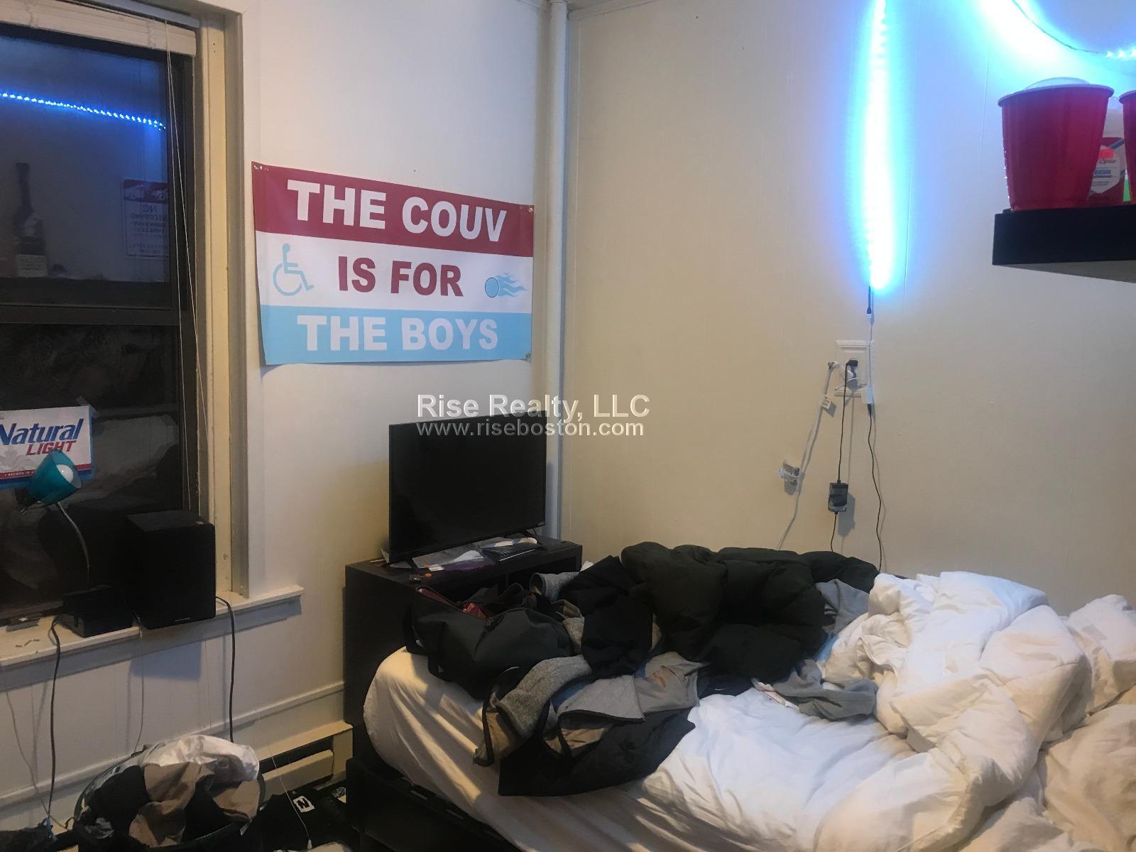 4 bed, 1 bath apartment for rent at 614 Columbus Ave Unit 3, South End — photo 8 of 9