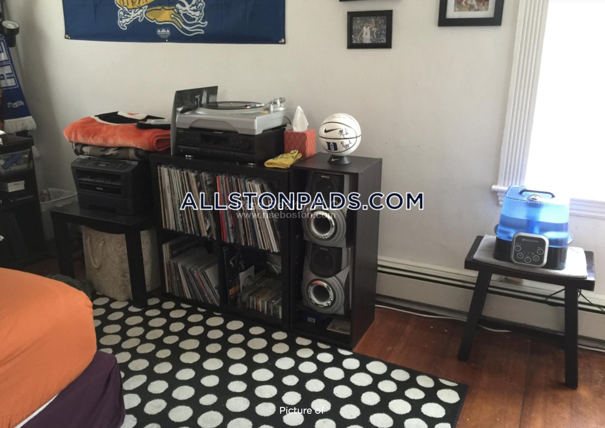 4 bed, 2 bath apartment for rent at 25 Ashford St Unit 1, Allston — photo 4 of 5