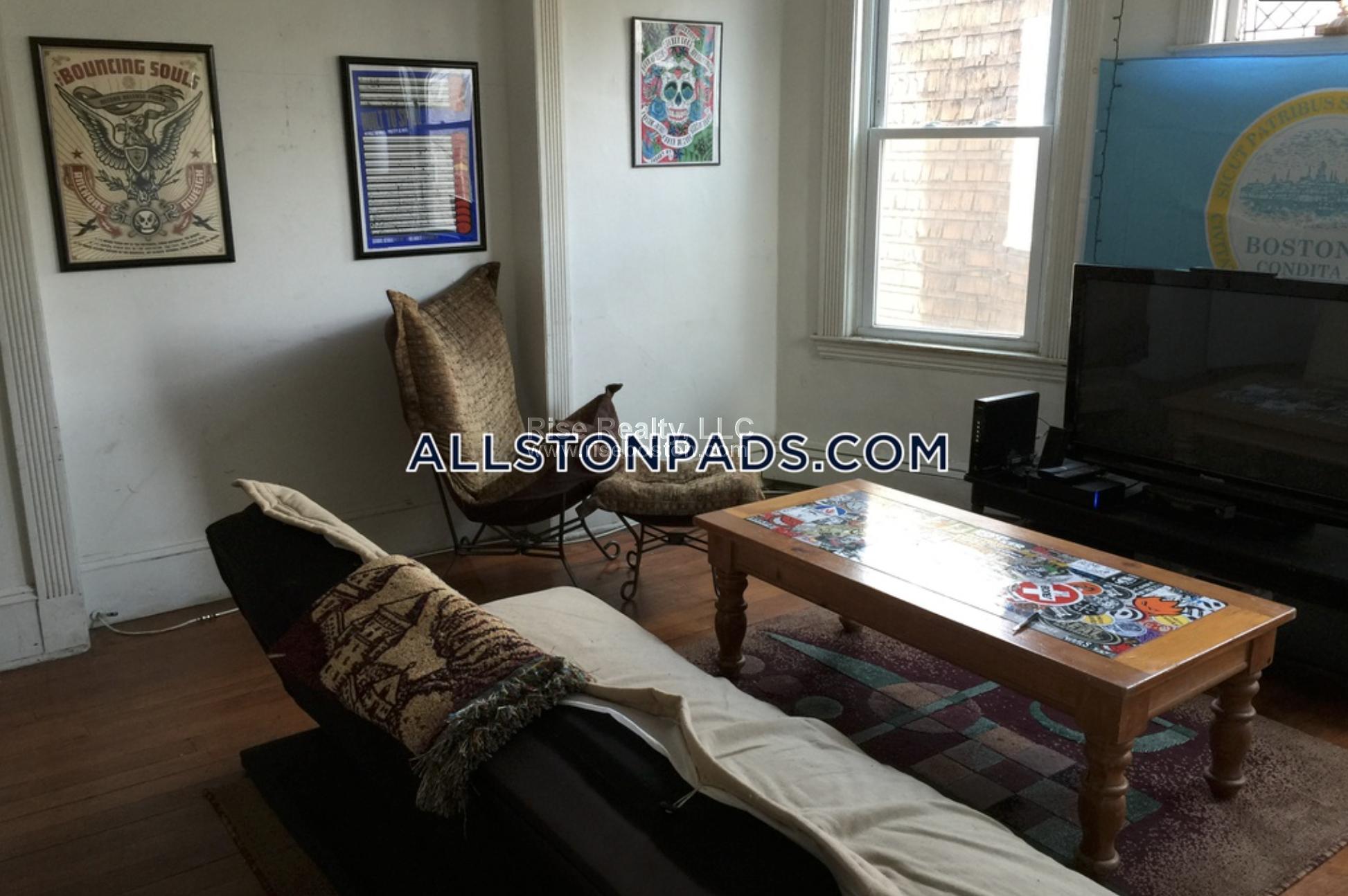 4 bed, 2 bath apartment for rent at 25 Ashford St Unit 1, Allston — photo 2 of 5
