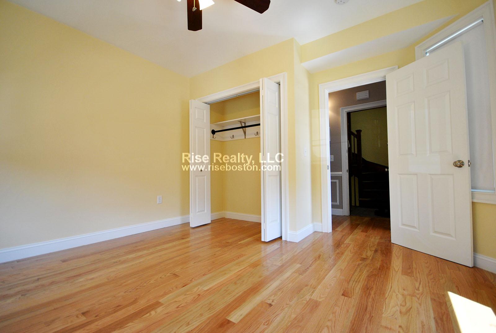 3 bed, 1 bath apartment for rent at 40 Turner St Unit 3, Brighton — photo 4 of 14