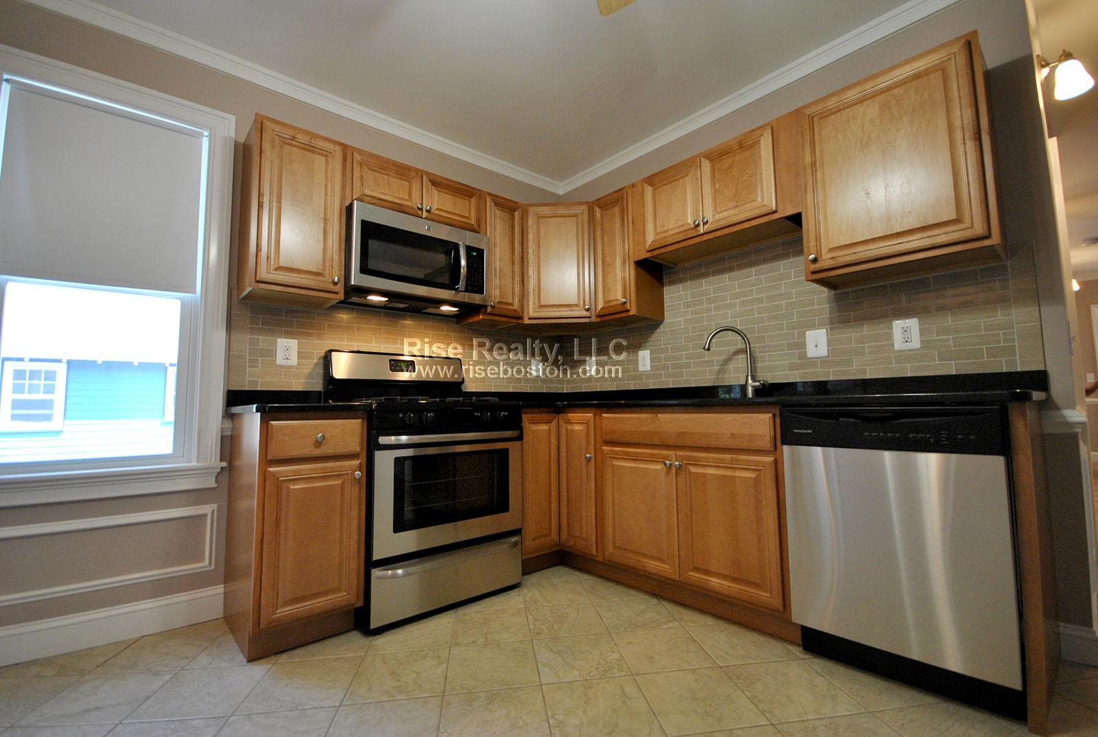 3 bed, 1 bath apartment for rent at 40 Turner St Unit 3, Brighton — photo 3 of 14