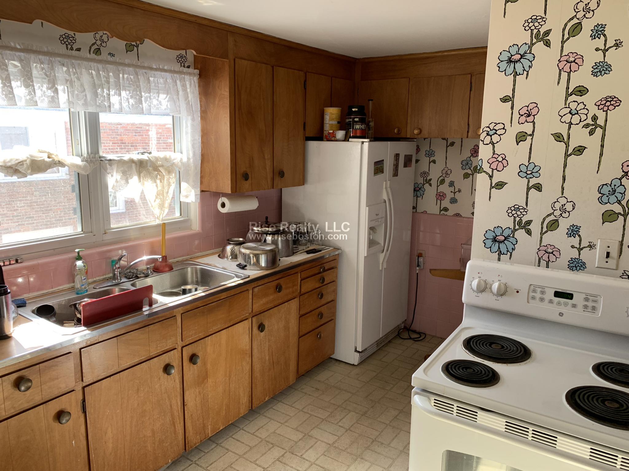 4 bed, 1 bath apartment for rent at 16 Caltha Rd, Brighton — photo 5 of 12