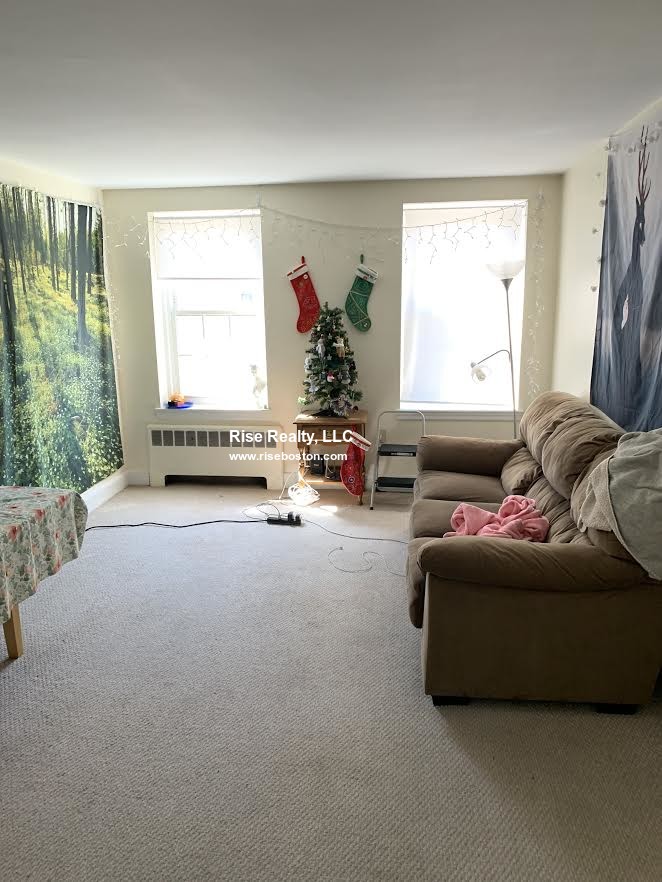 3 bed, 1 bath apartment for rent at 1 Lanark Rd Unit 4, Brookline