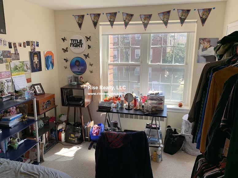 3 bed, 1 bath apartment for rent at 1 Lanark Rd Unit 4, Brookline — photo 6 of 7