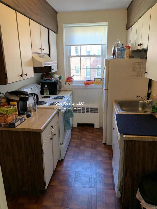 3 bed, 1 bath apartment for rent at 1 Lanark Rd Unit 4, Brookline — photo 7 of 7