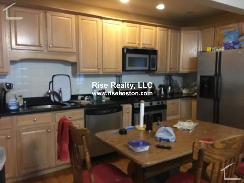 4 bed, 2 bath apartment for rent at 29 Sutherland Rd Unit 2, Brighton — photo 2 of 6