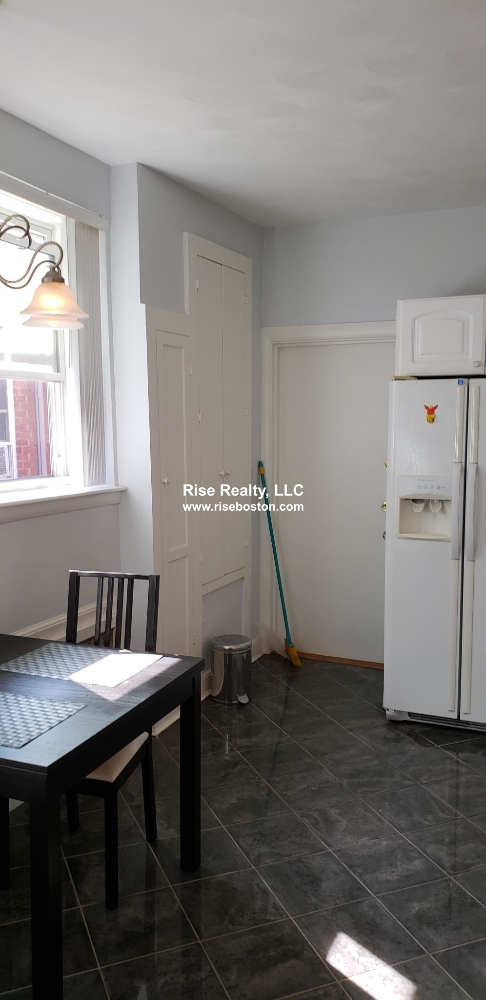 1 bed, 1 bath apartment for rent at 3 Englewood Ave Unit 12A, Brookline — photo 2 of 5