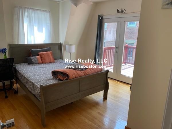 3 bed, 2 bath apartment for rent at 29 Sutherland Rd Unit 3, Brighton — photo 7 of 9