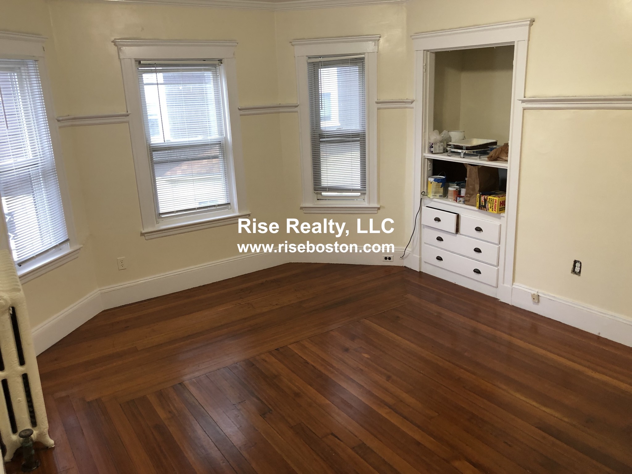 5 bed, 2 bath apartment for rent at 11 Mapleton St, Brighton — photo 5 of 10