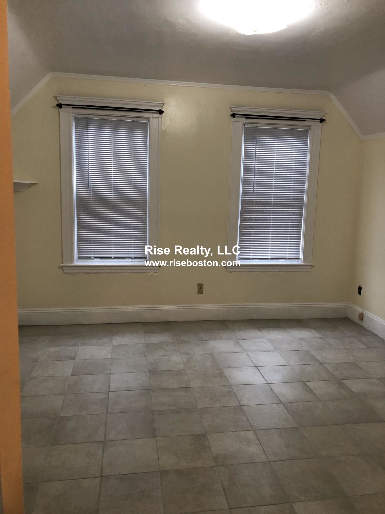 5 bed, 2 bath apartment for rent at 11 Mapleton St, Brighton — photo 7 of 10