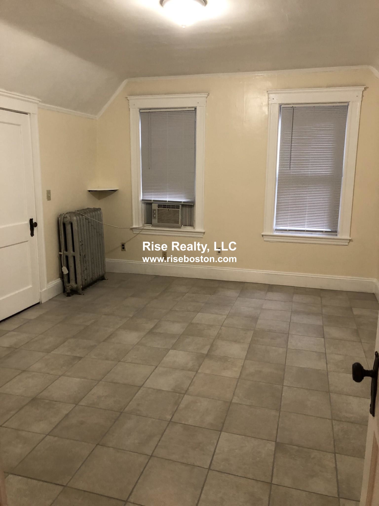 5 bed, 2 bath apartment for rent at 11 Mapleton St, Brighton — photo 10 of 10
