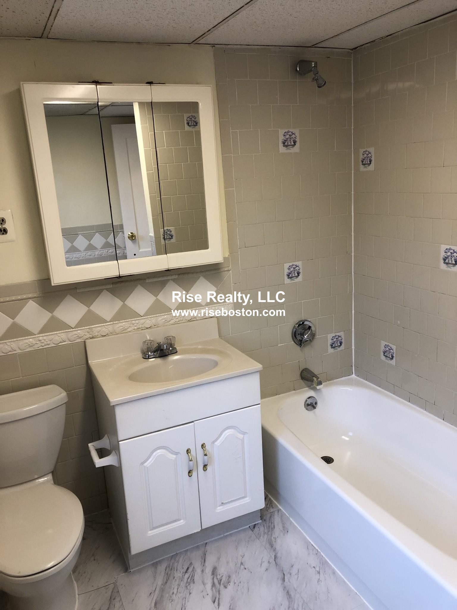 5 bed, 2 bath apartment for rent at 11 Mapleton St, Brighton — photo 9 of 10