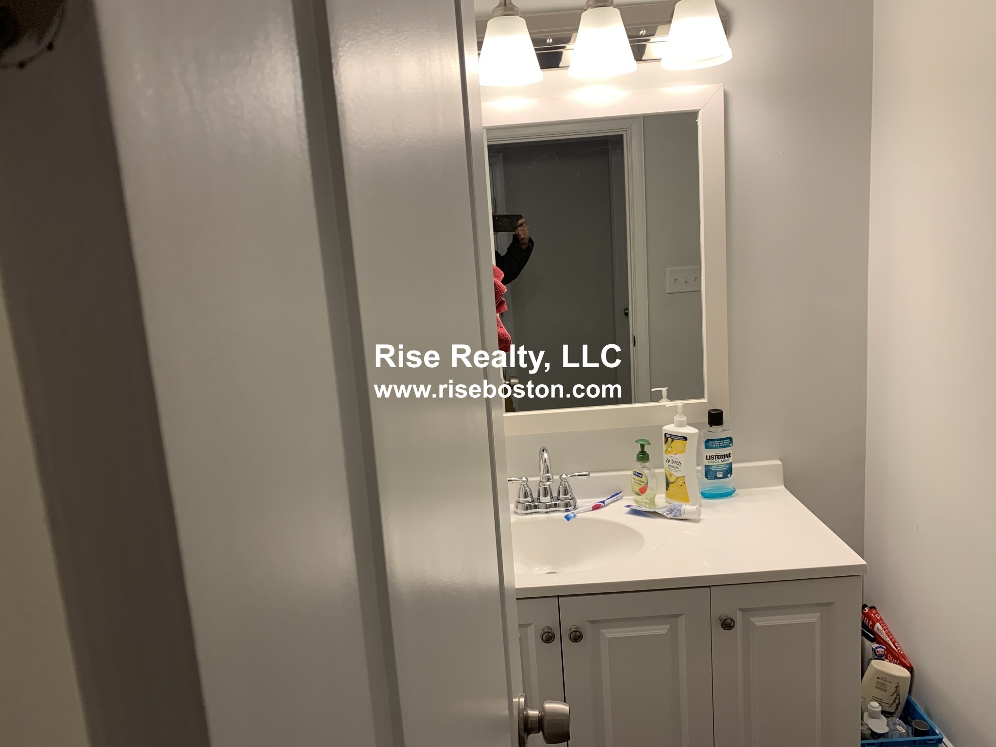 7 bed, 3 bath apartment for rent at 26 Lake Unit n/a, Brighton — photo 9 of 10