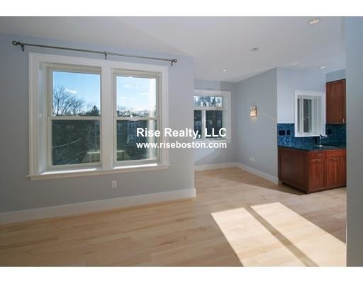 2 bed, 1 bath apartment for rent at 46 Leamington Unit 2, Brighton — photo 2 of 11