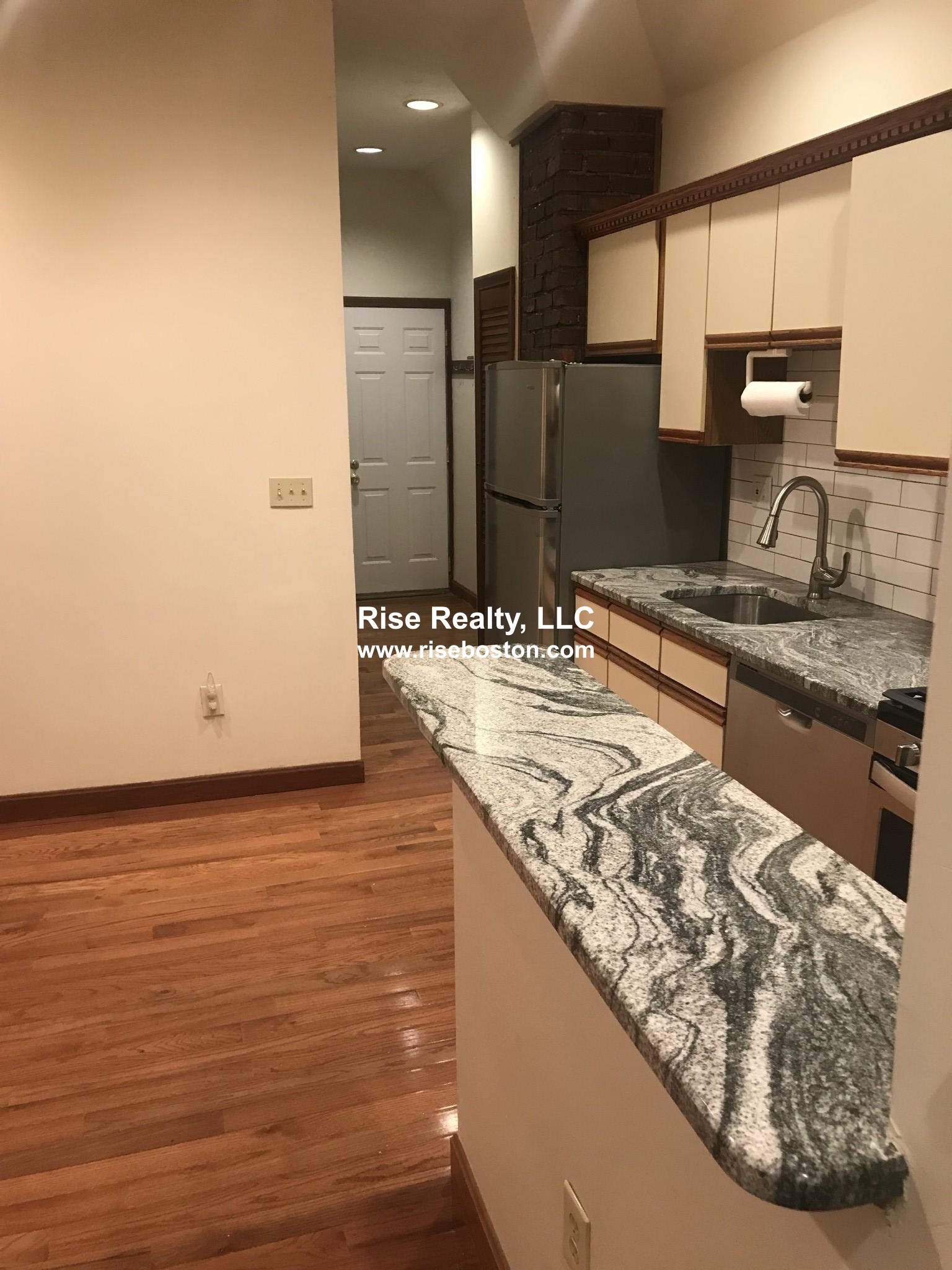 2 bed, 1 bath apartment for rent at 324 Chestnut Hill Ave Unit 3, Brighton — photo 2 of 11