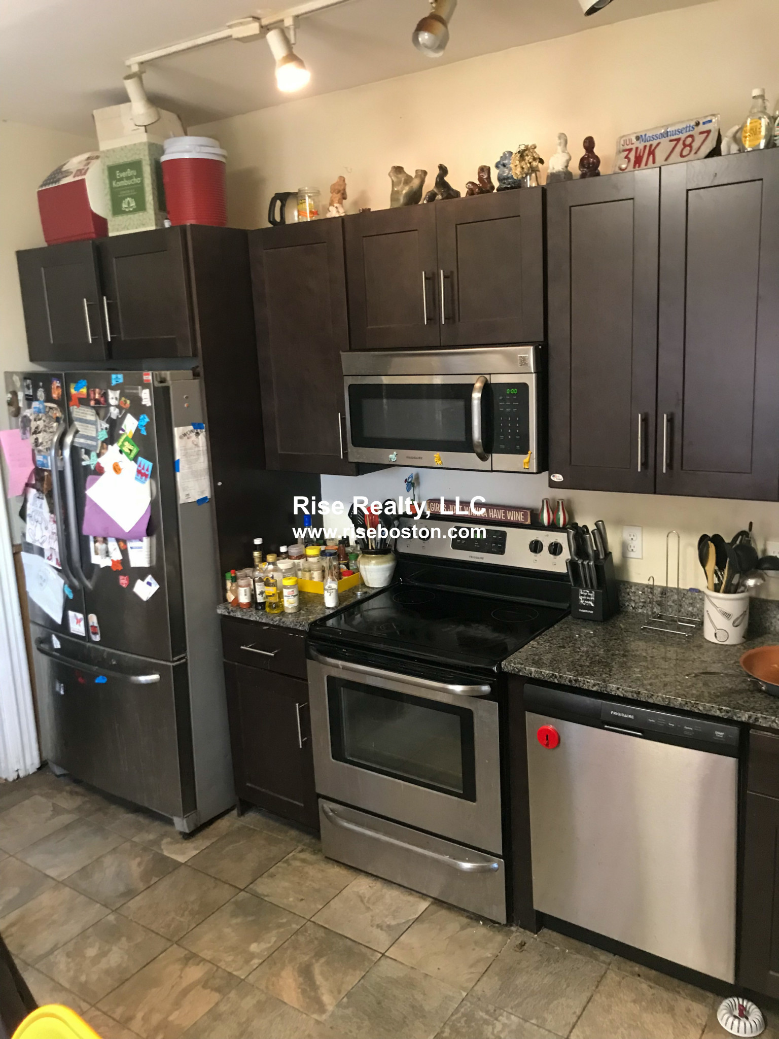 6 bed, 3 bath apartment for rent at 25 Linwood St Unit N, Mission Hill — photo 1 of 42