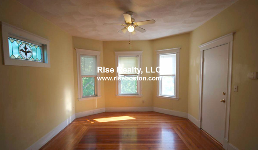 3 bed, 1 bath apartment for rent at 296 Highland Ave Unit 1, Somerville